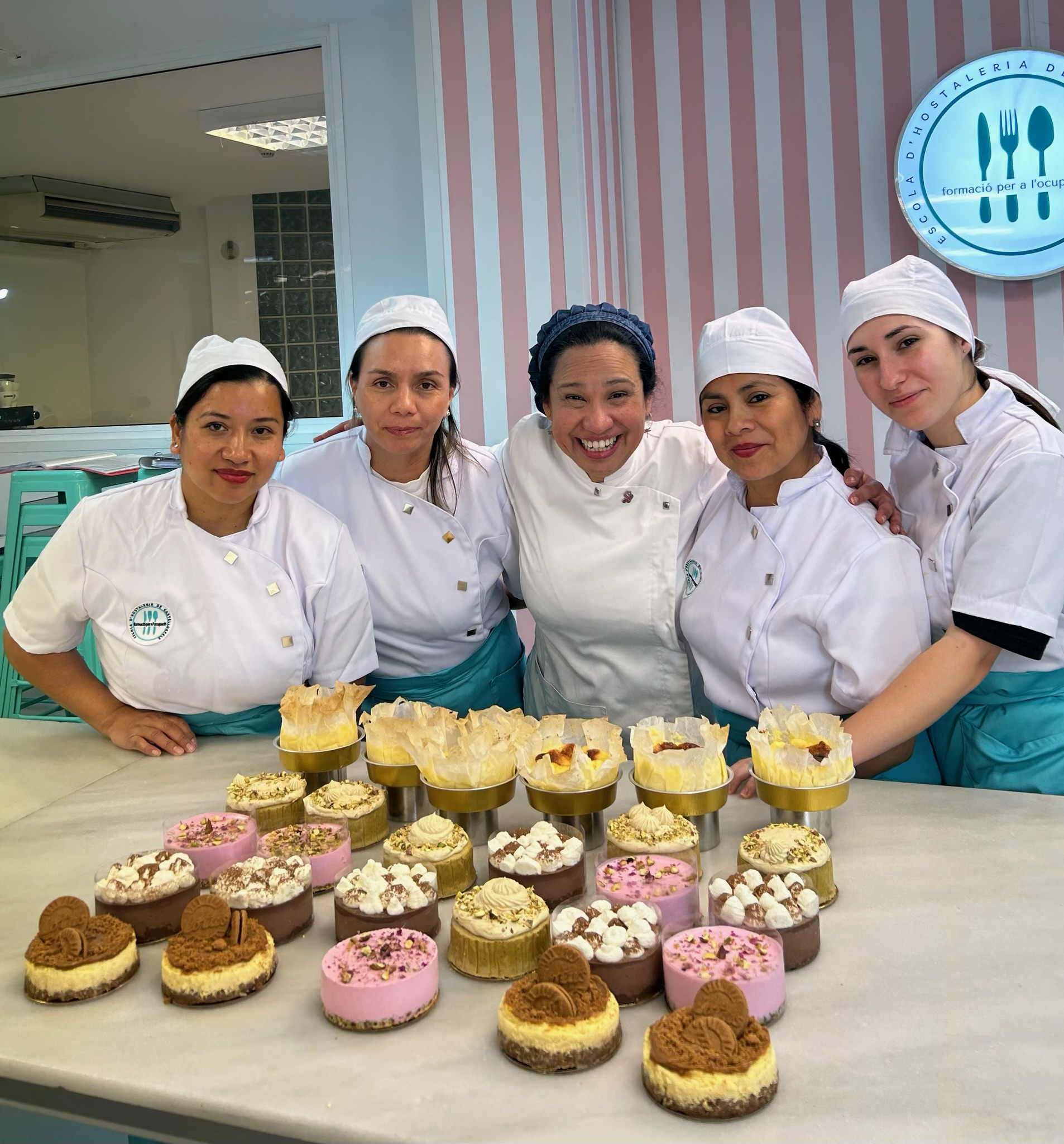 Equipo con postres variados